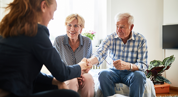If You’re Selling Your House This Summer, Hiring a Pro